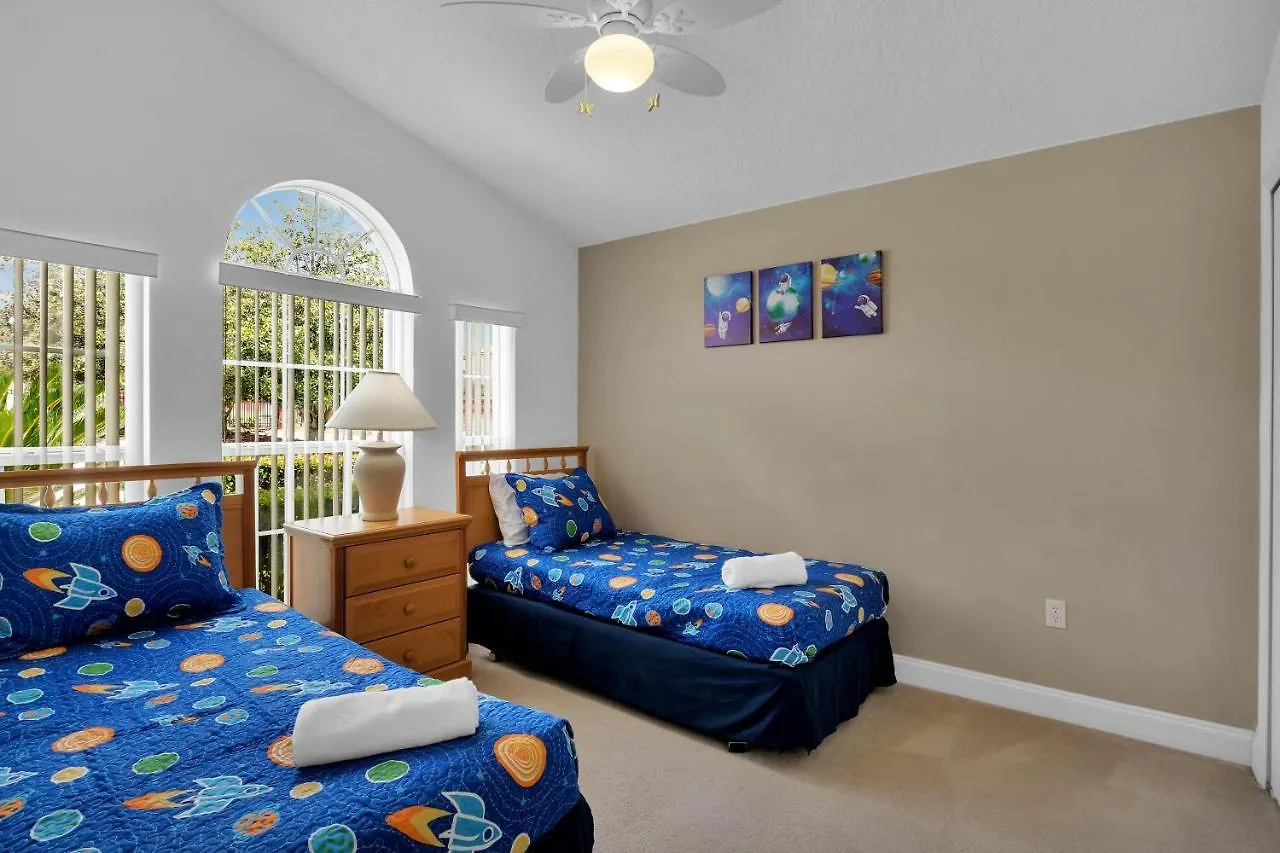 4 Bedrooms Pool Home Gated Community Davenport Villa